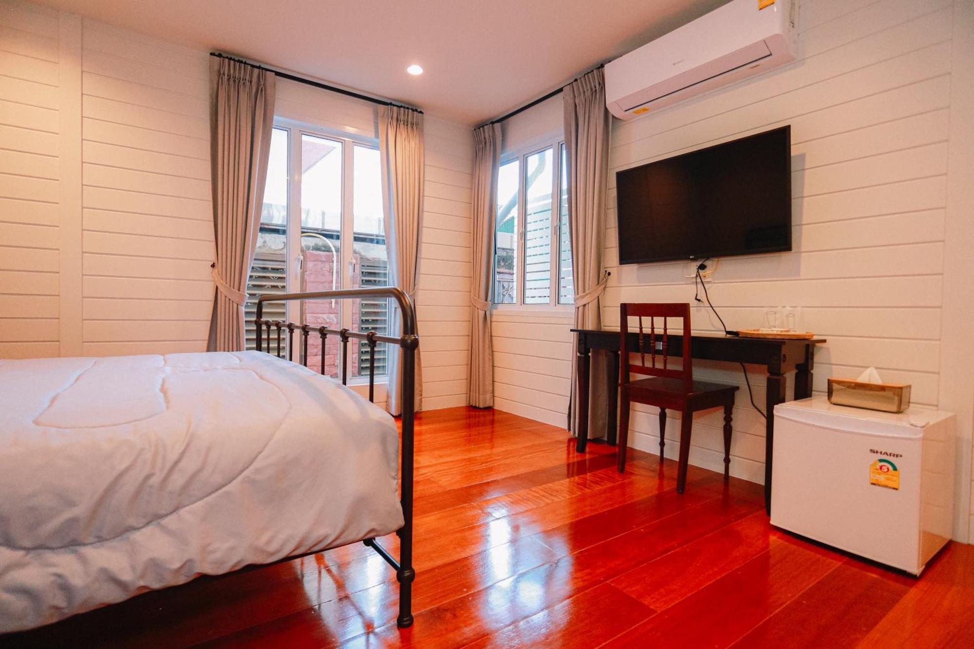 Chertel Poshtel Ban Chamun Exterior foto