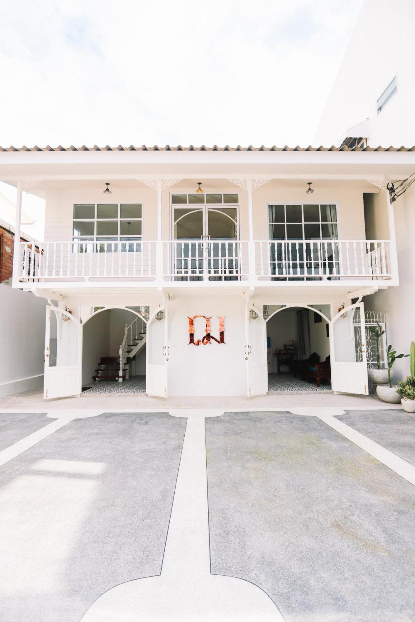 Chertel Poshtel Ban Chamun Exterior foto