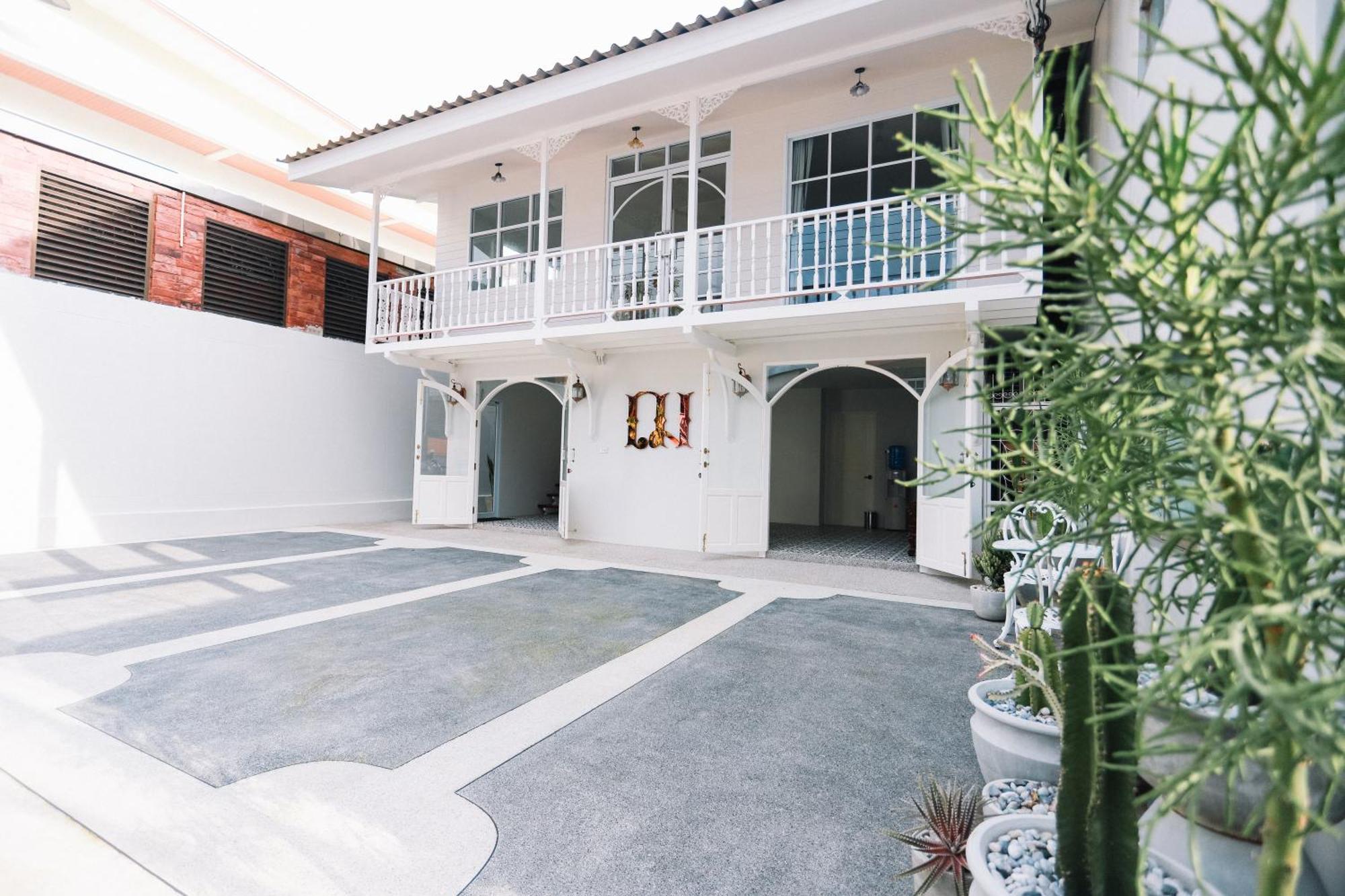 Chertel Poshtel Ban Chamun Exterior foto